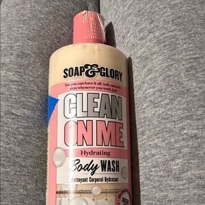 Soap & Glory Clean On Me Hydrating Body Wash - Cream & Pink